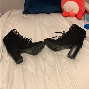 Black heels will be washed before shipped worn 1
